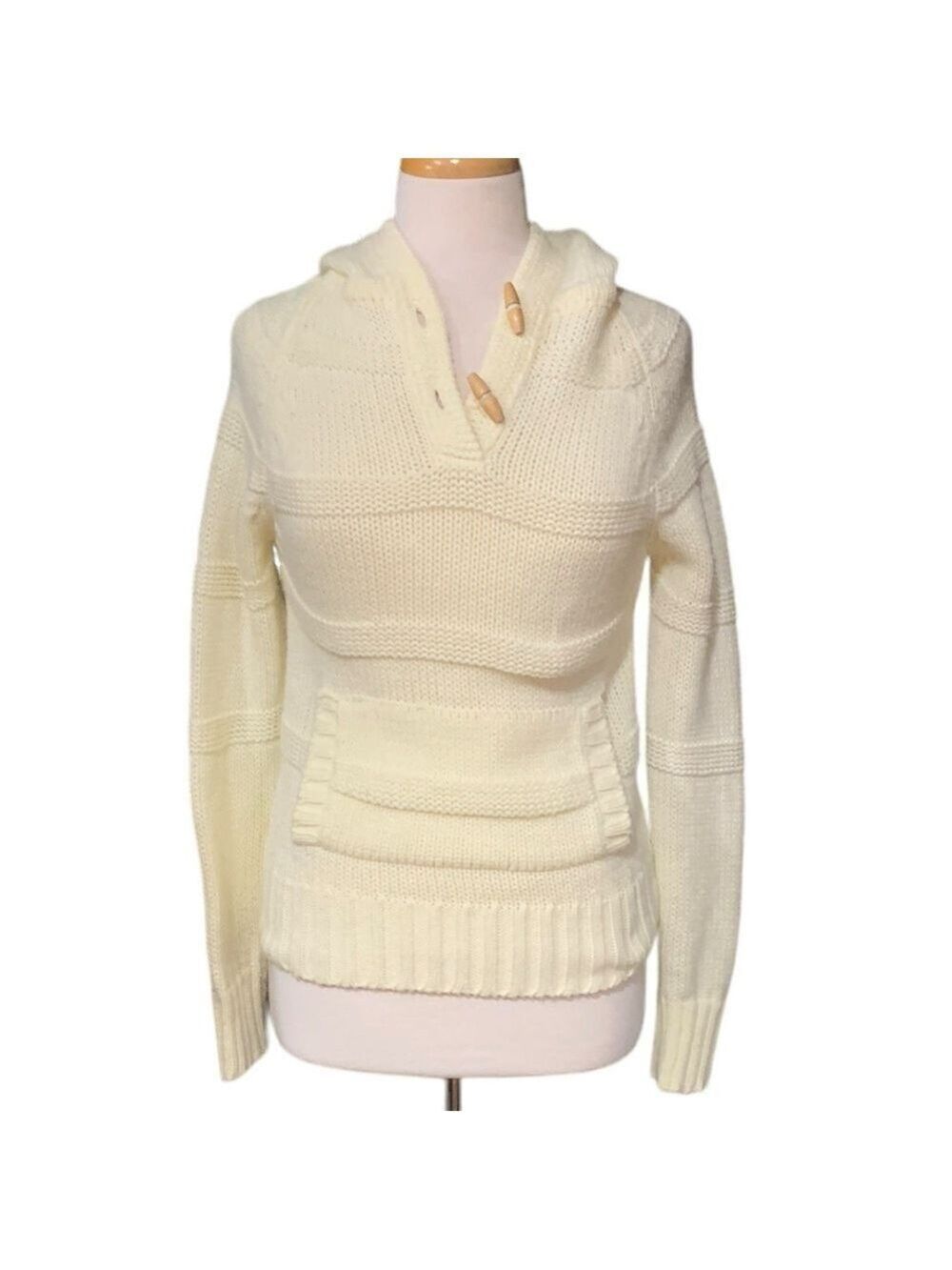 ❤️Vintage hand loomed off white knit hoodie with kangaroo and wooden buttons